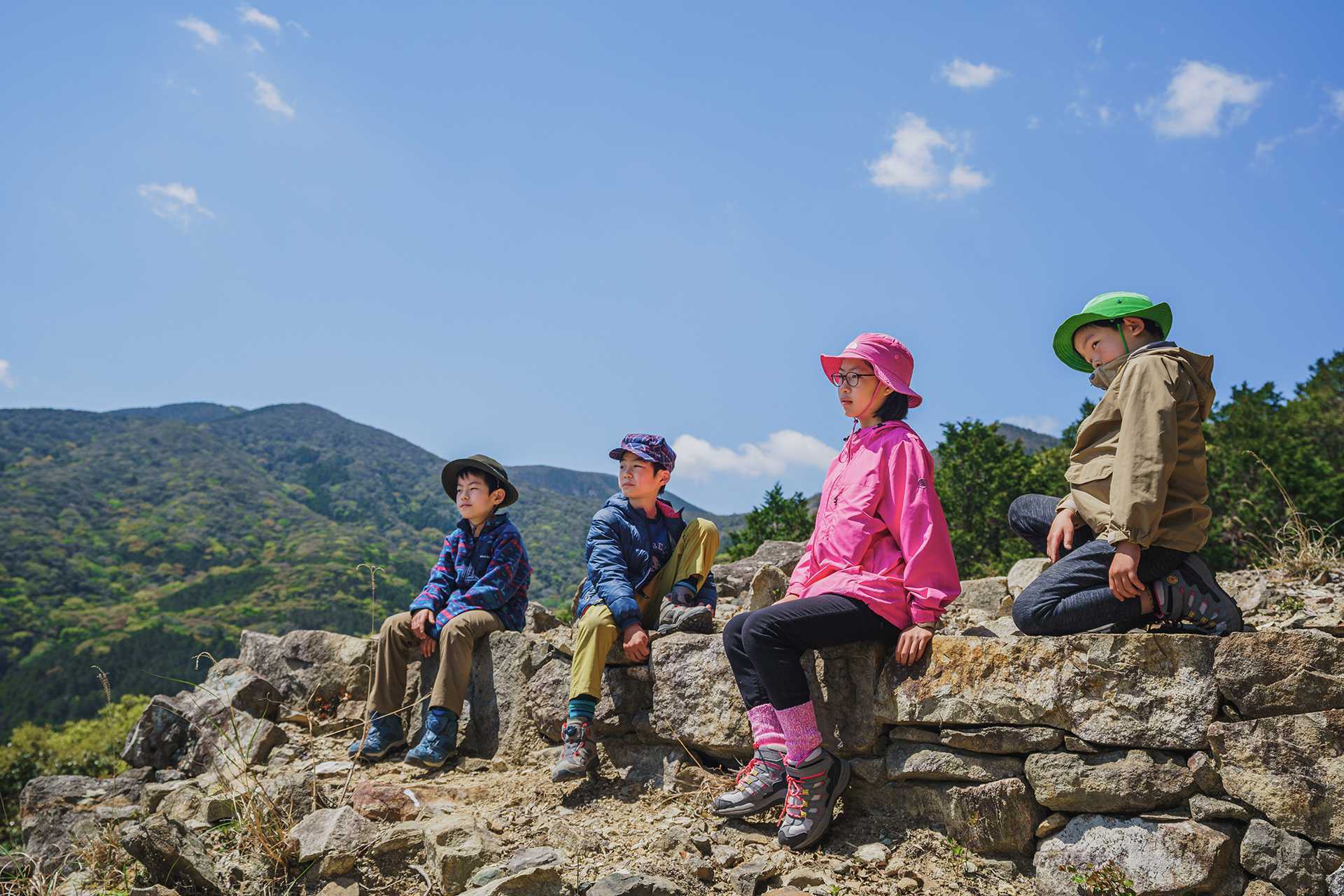 清水山を登頂した子どもたち